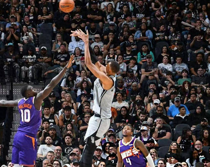 壹号娱乐模拟器圣安东尼奥马刺围绕NBA季后赛状态回暖浙江稠州豪取连胜备战CBA季后赛，塔图姆与90激战热火分钟都惊呆了的简单介绍